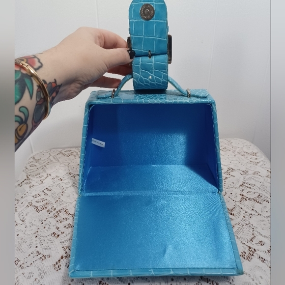 Y2K Mini Box Purse - Picture 6 of 10